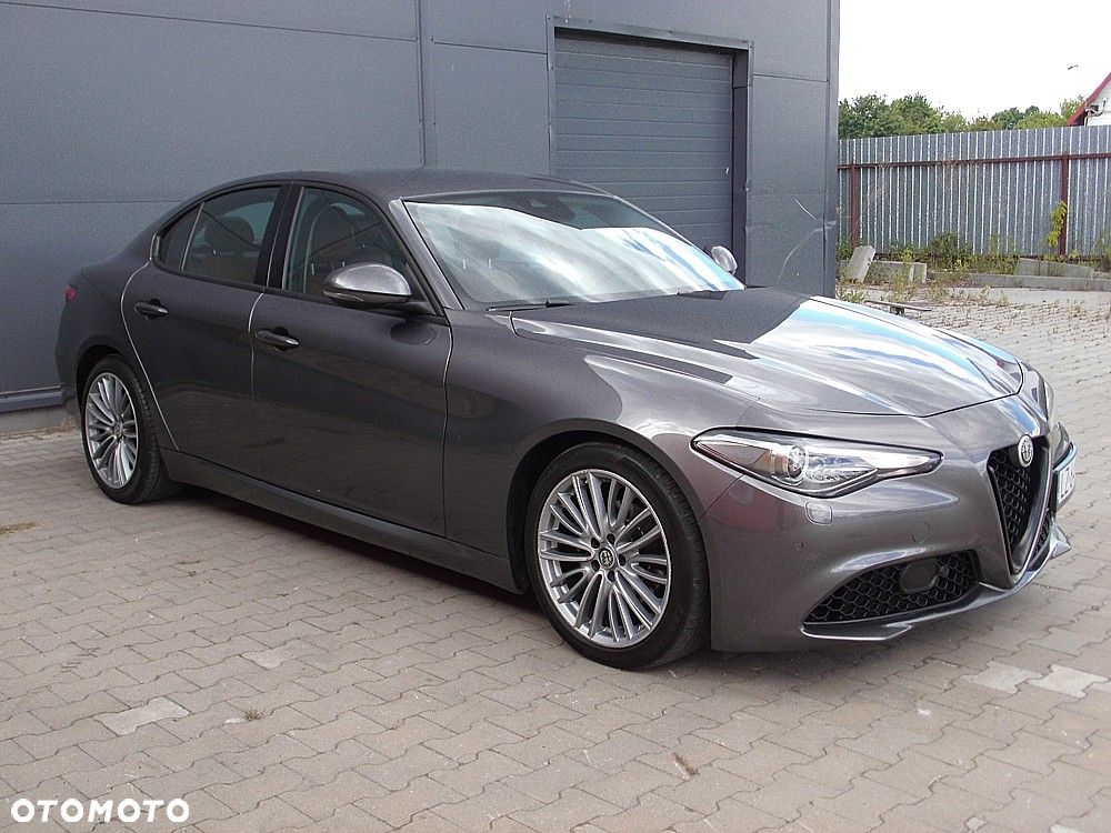 Alfa Romeo Giulia 2.2 AT8 Business - 27