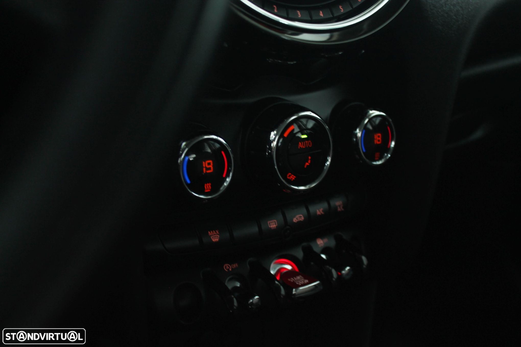MINI 5 Portas One D - 18