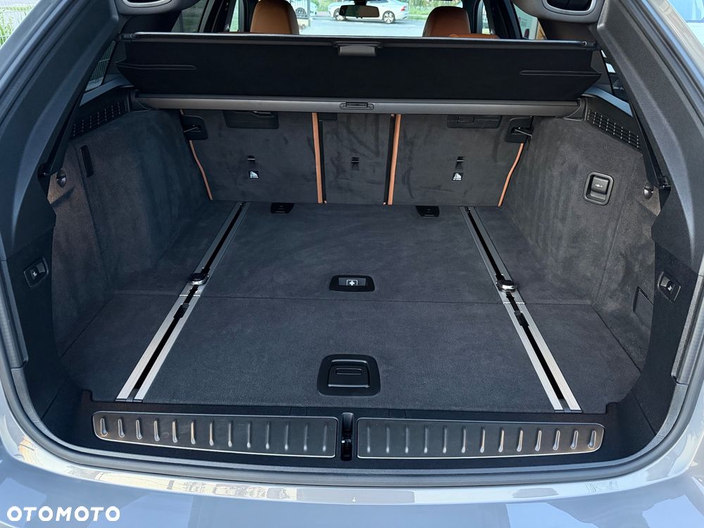 BMW Seria 5 530d xDrive M Sport Edition - 34