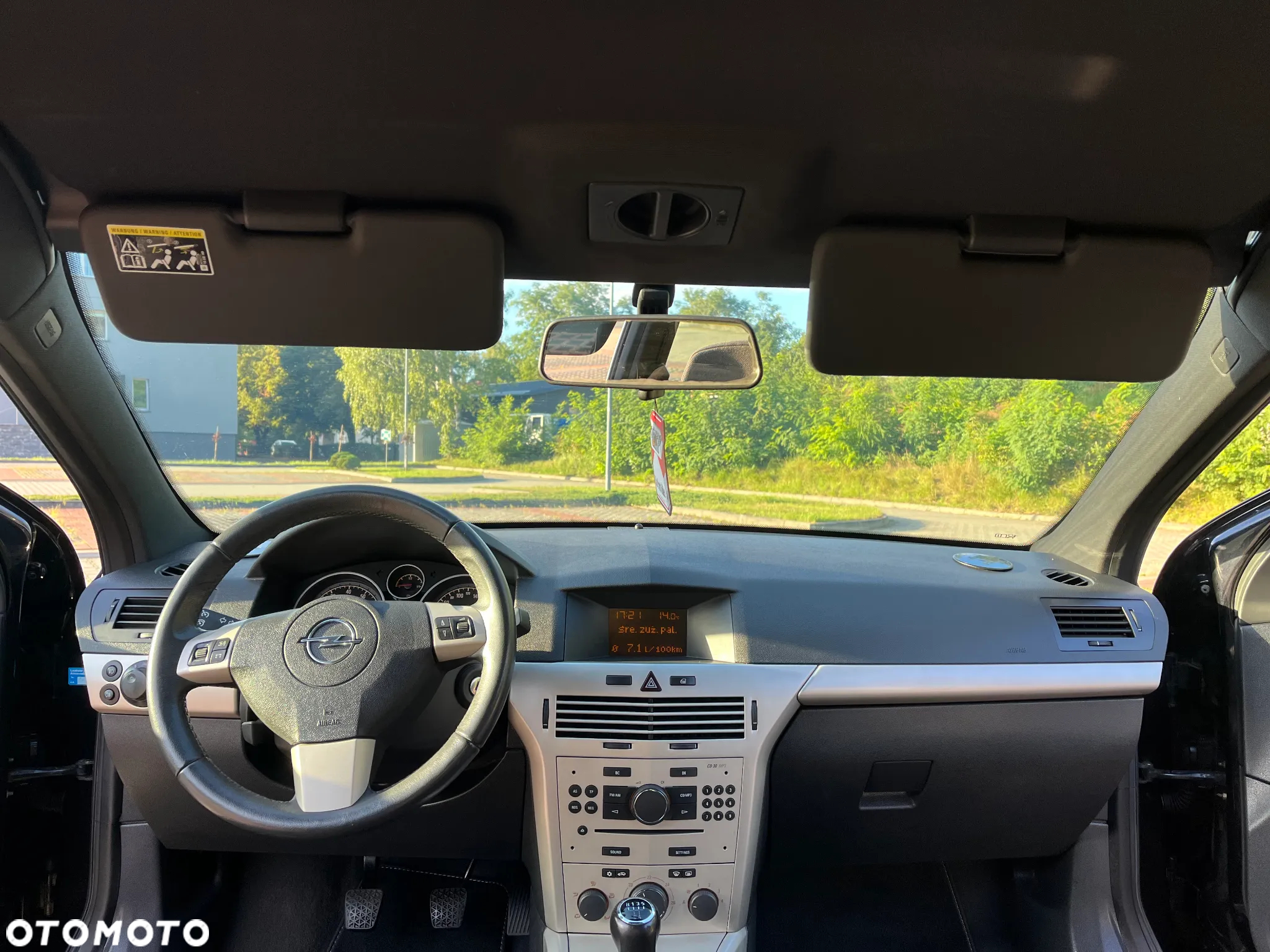 Opel Astra GTC 1.8 - 24