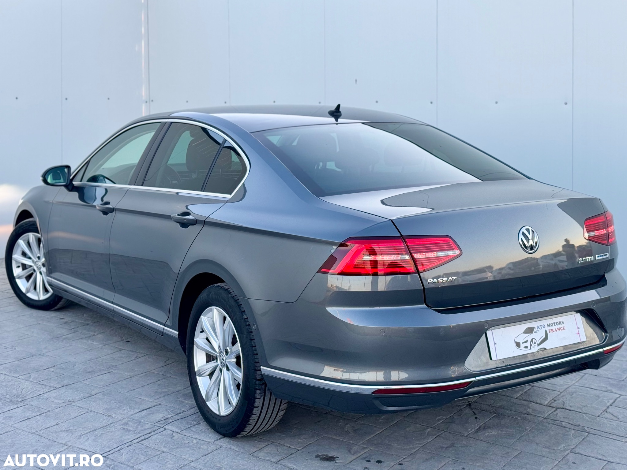Volkswagen Passat 2.0 TDI DSG Highline - 4