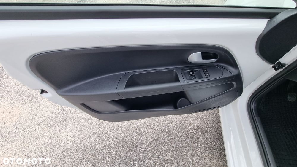 Volkswagen up! Active - 14