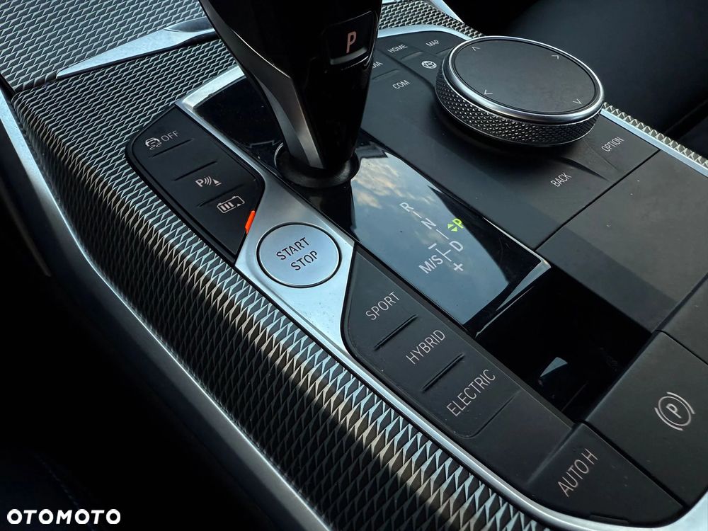 BMW Seria 3 330e PHEV M Sport sport - 24