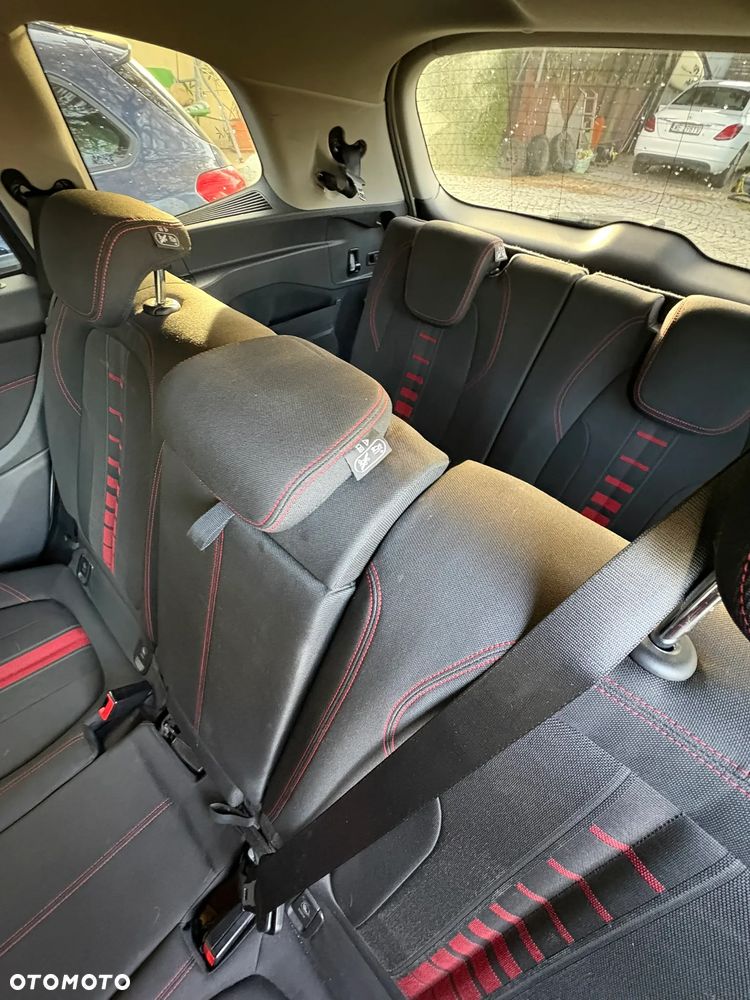 BMW Seria 2 218i - 14