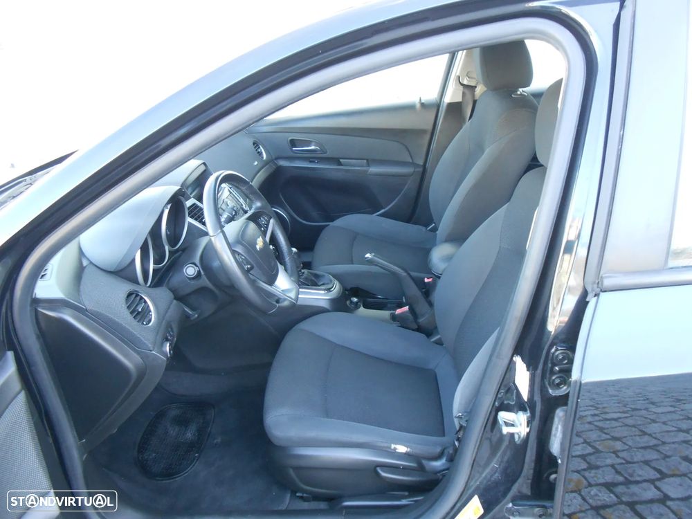 Chevrolet Cruze 1.6 LT - 15