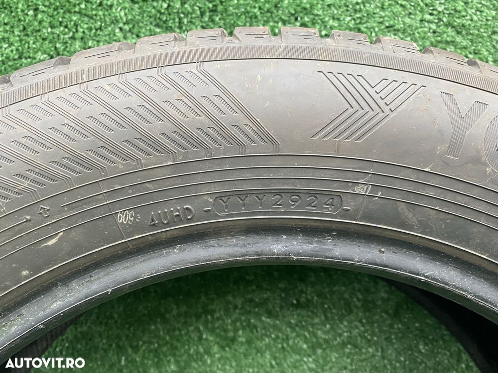 Set 2 anvelope iarna vara Yokohama BluEarth 225 60 R18 104V Dot 2924 - 7