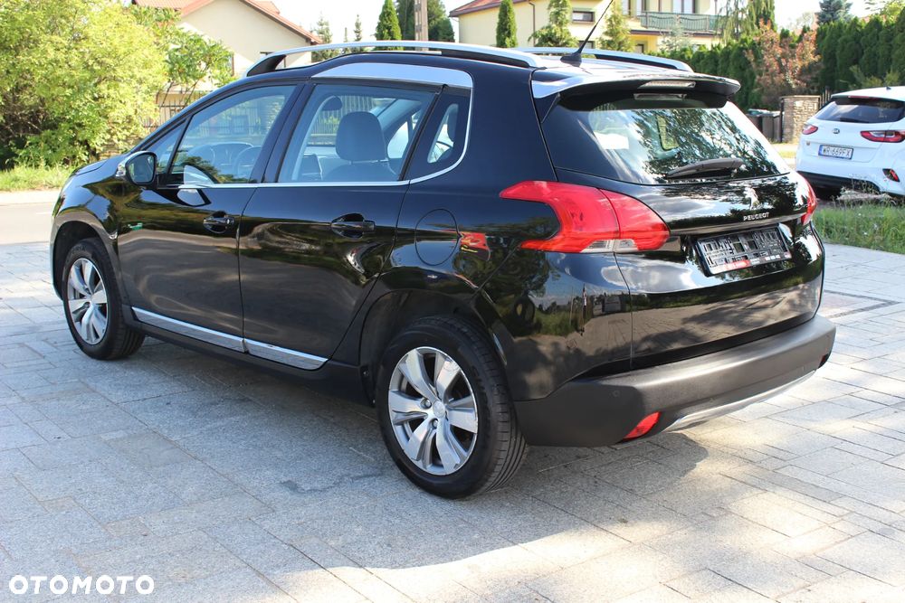 Peugeot 2008 1.2 VTi Allure - 4