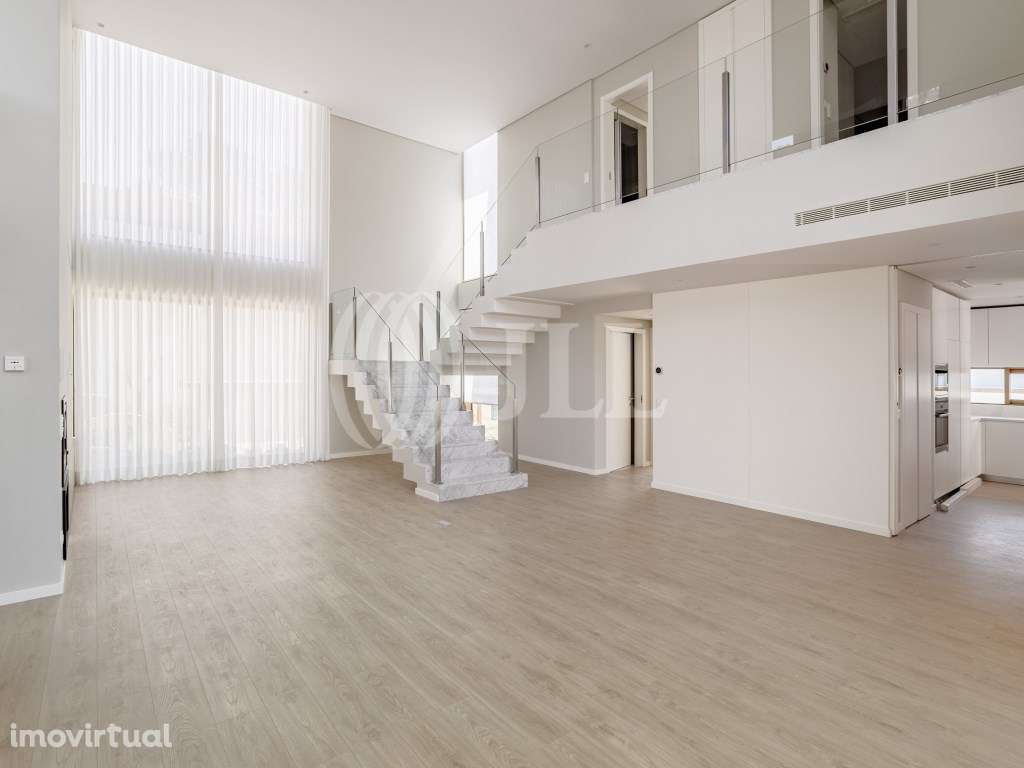 Moradia T4 com jardim e piscina no Estoril - Grande imagem: 5/50