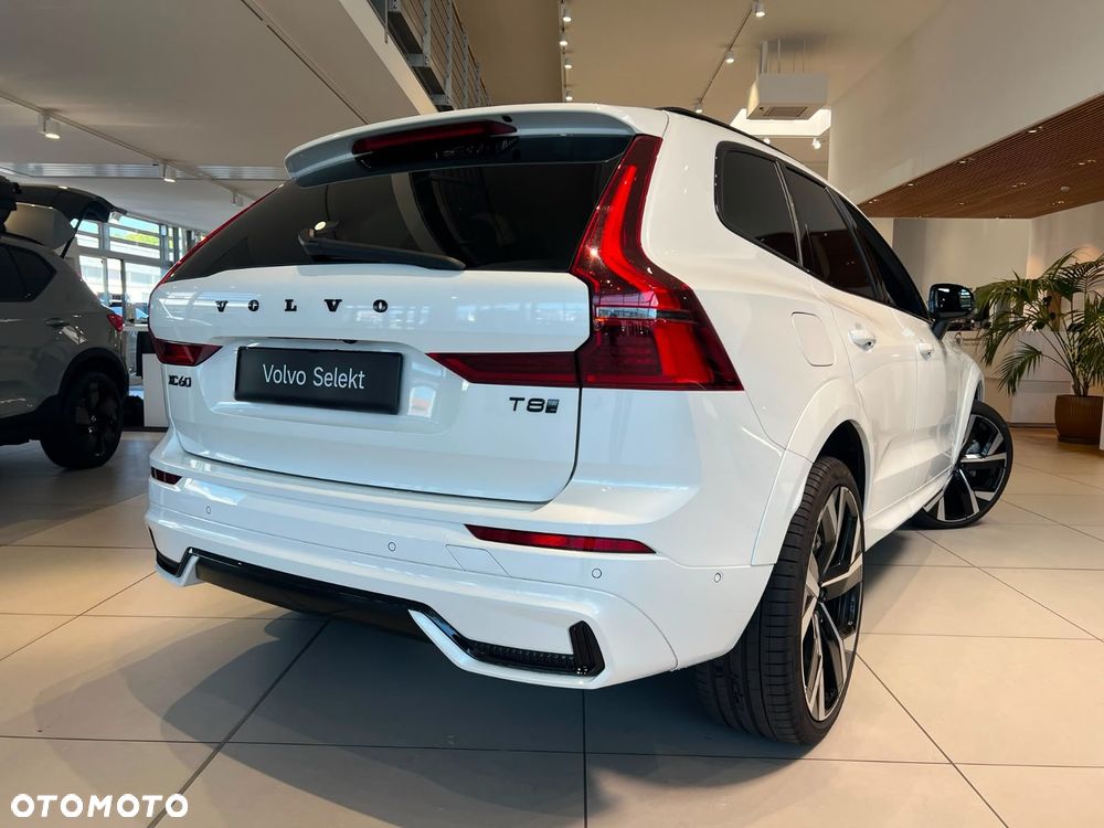 Volvo XC 60 T8 Plug-In Hybrid AWD Plus Black Edition - 2