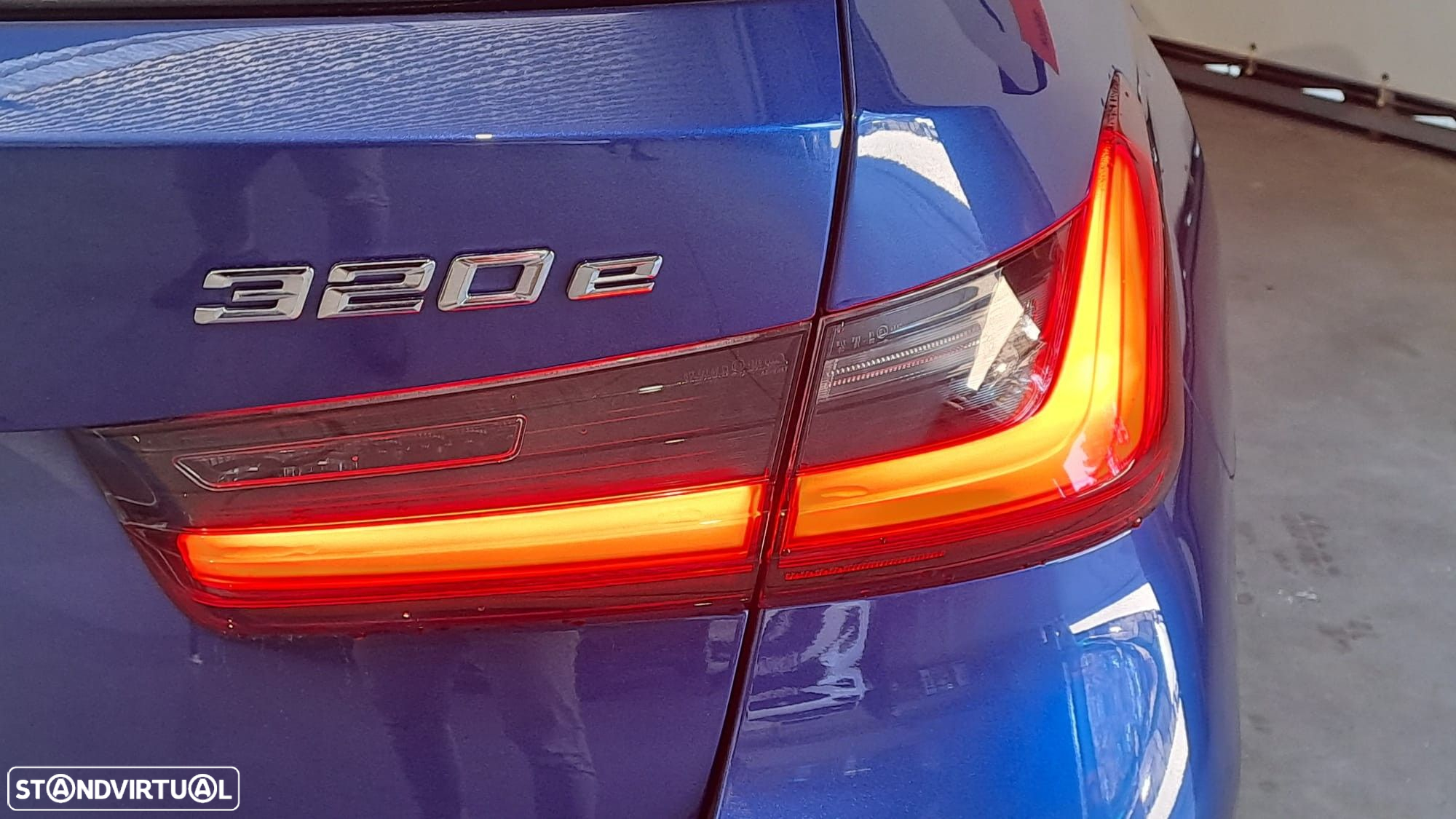 BMW 320 e Touring Pack Desportivo M Auto - 10