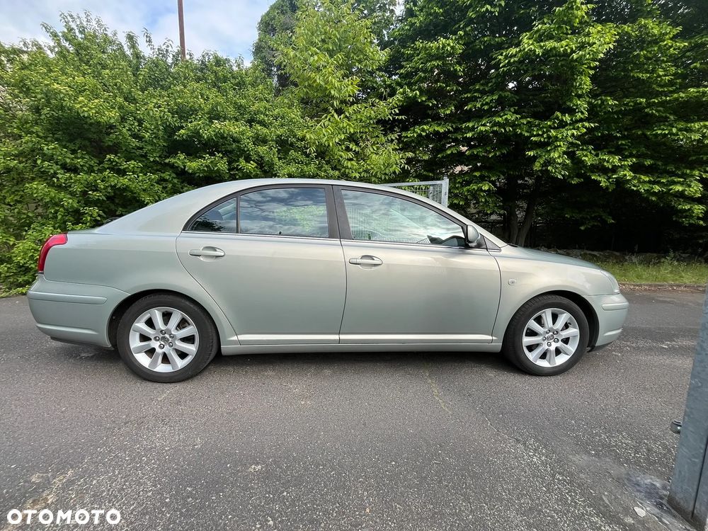 Toyota Avensis 1.8 VVT-i Sol - 17