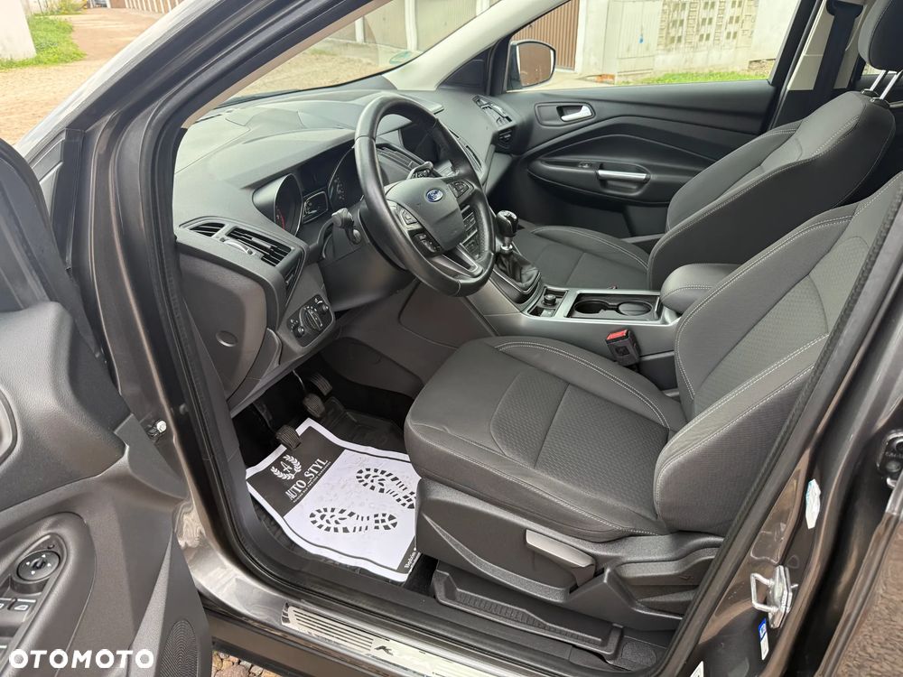 Ford Kuga 1.5 EcoBoost 2x4 Titanium - 24
