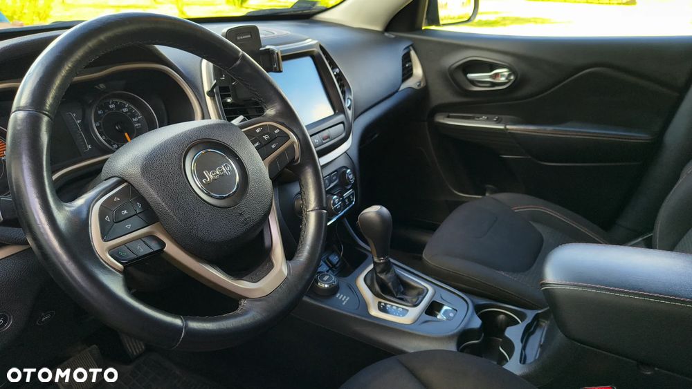 Jeep Cherokee - 6