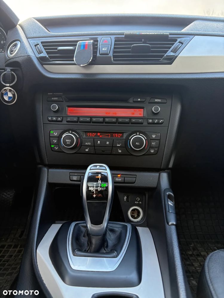 BMW X1 xDrive28i Sport Line - 14