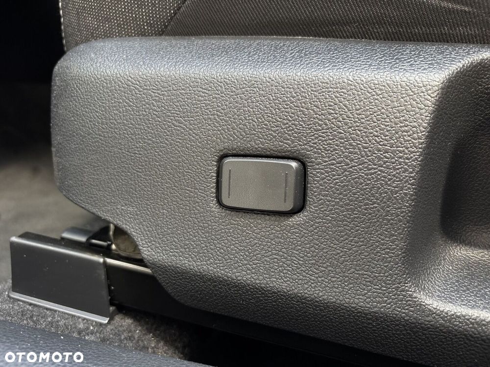 Toyota Corolla 1.8 Hybrid Comfort - 31