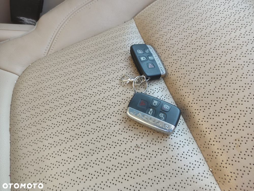 Jaguar XF E-Performance Prestige - 24