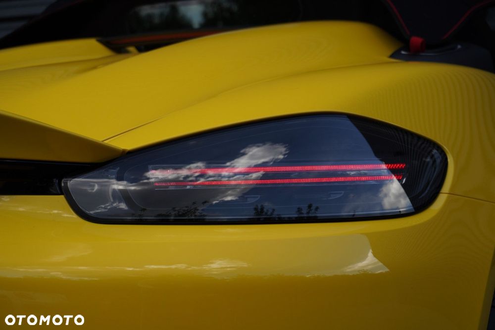 Porsche 718 Spyder - 14