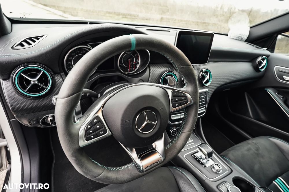 Mercedes-Benz A 45 AMG 4Matic AMG Speedshift 7G-DCT PETRONAS 2015 World Champion Edition - 15