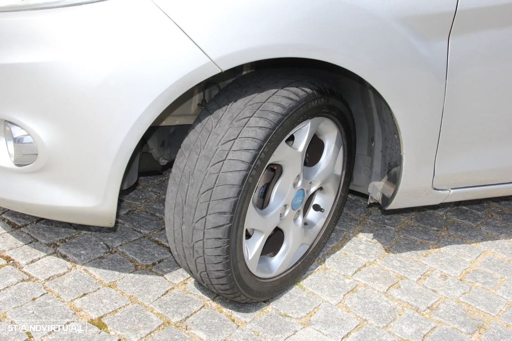 Ford Fiesta 1.25 Titanium - 21