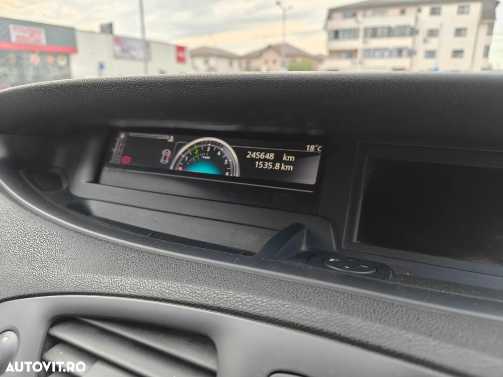 Renault Grand Scenic 1.6 dCi Stop&Start Energy Privilege - 10