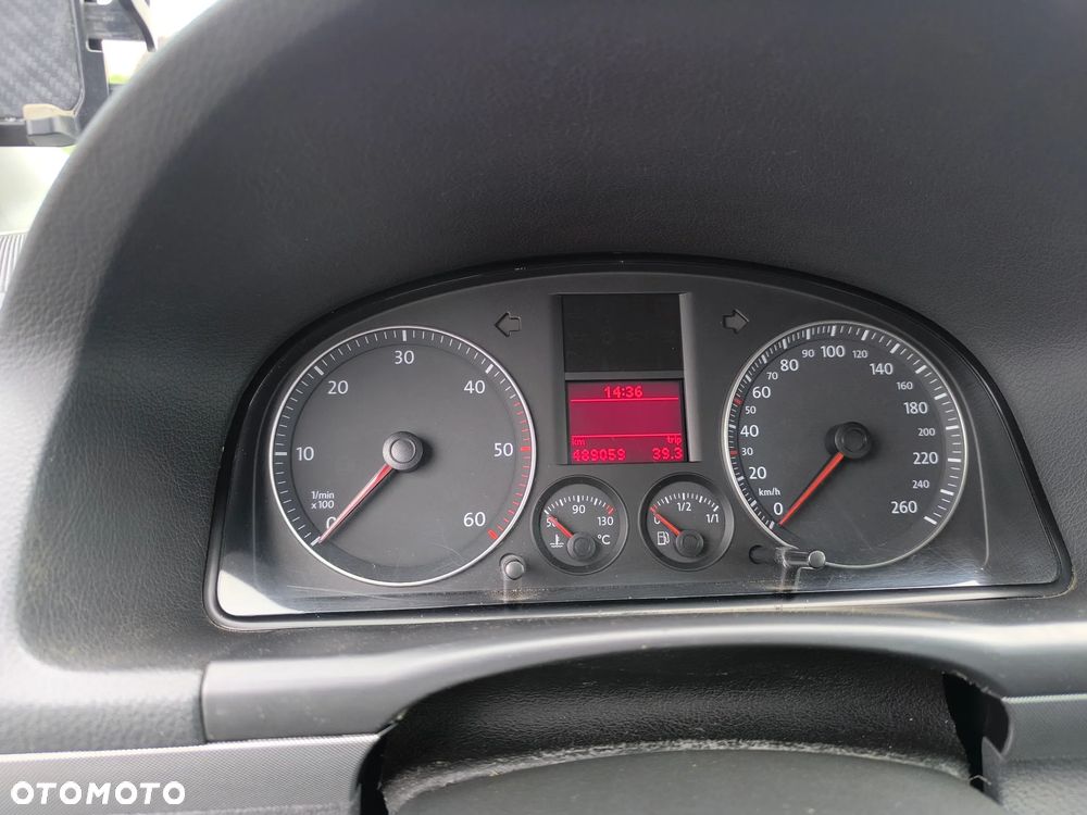 Volkswagen Touran 2.0 TDI DPF Trendline - 11