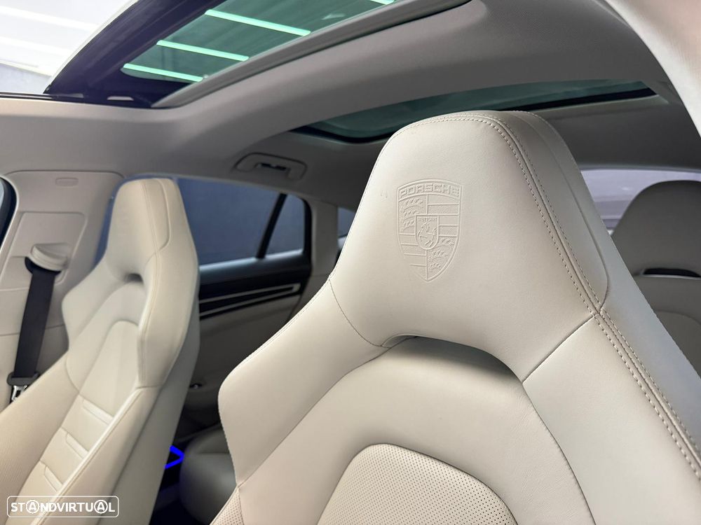 Porsche Panamera 4 E-Hybrid Platinum Edition - 40