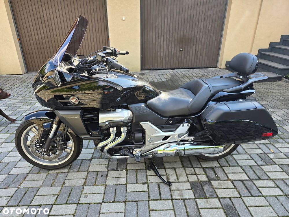 Honda CTX - 4
