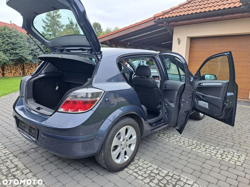 Opel Astra 1.6 Design Edition - 31