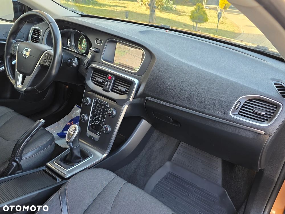 Volvo V40 Cross Country D3 Momentum - 31