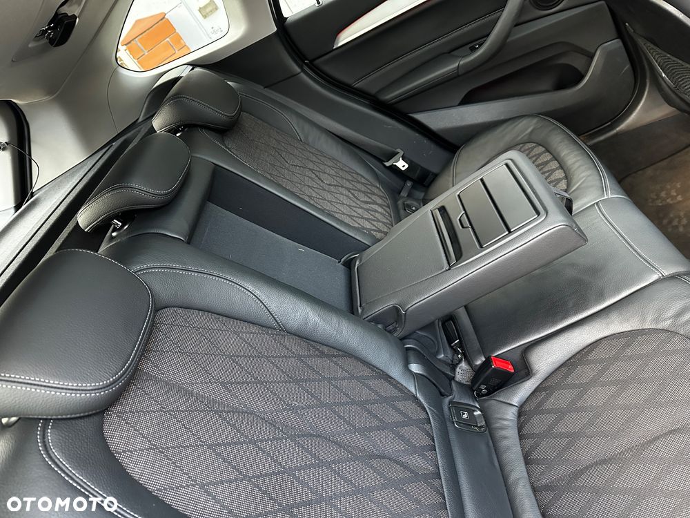 BMW X1 sDrive18d xLine - 22