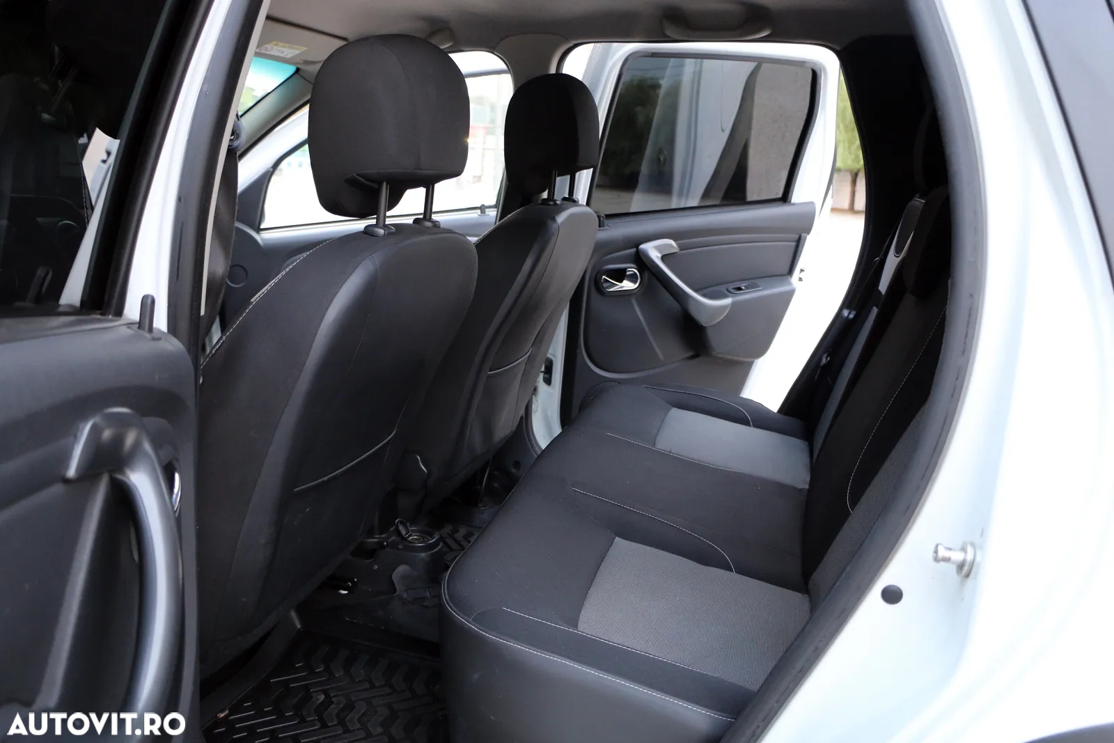 Dacia Duster 1.5 dCi 4x2 Laureate - 13
