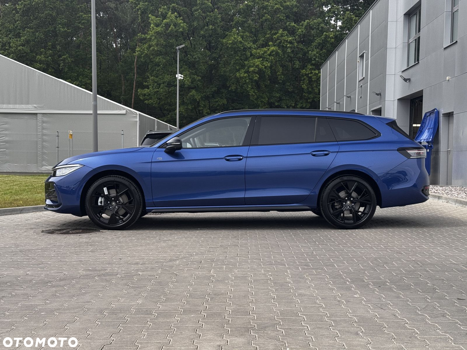 Volkswagen Passat - 4