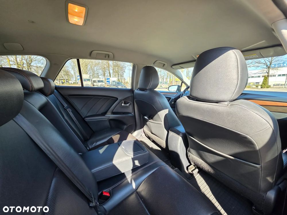 Toyota Avensis 1.8 Prestige MS - 17