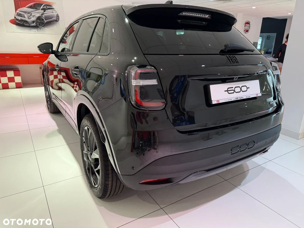 Fiat 600 1.2 Turbo Sport eDCT - 3
