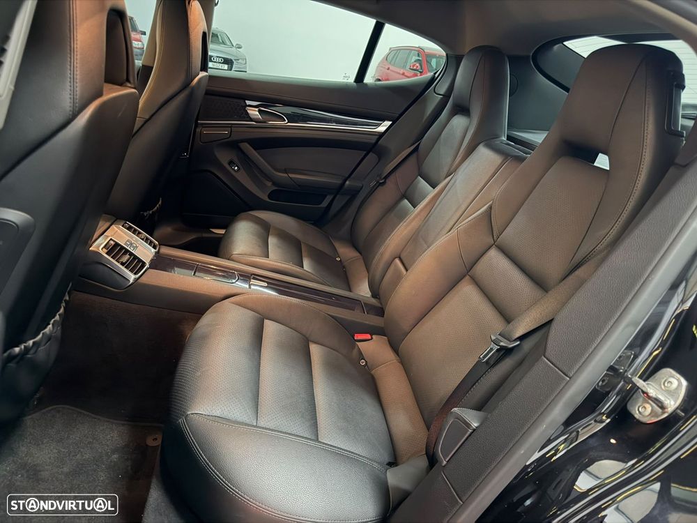 Porsche Panamera Platinum Edition - 33