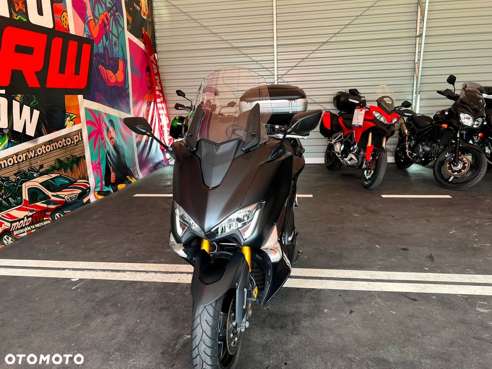 Yamaha Tmax - 23