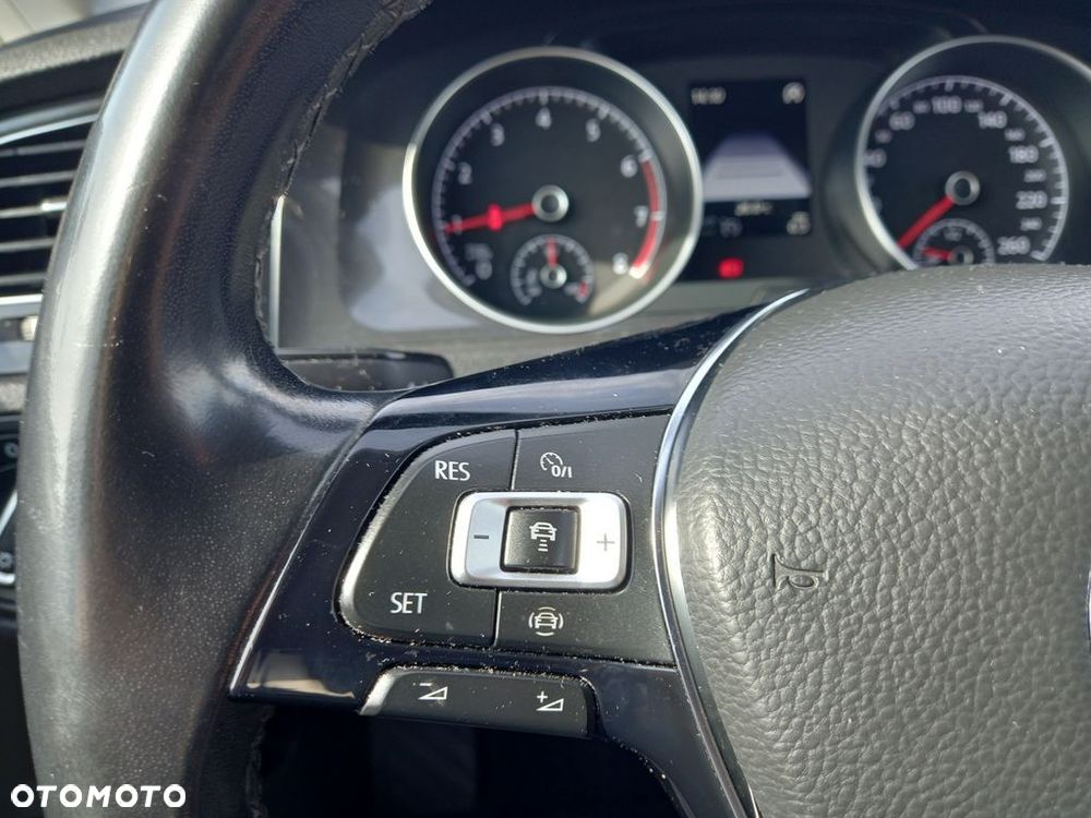 Volkswagen Golf - 16