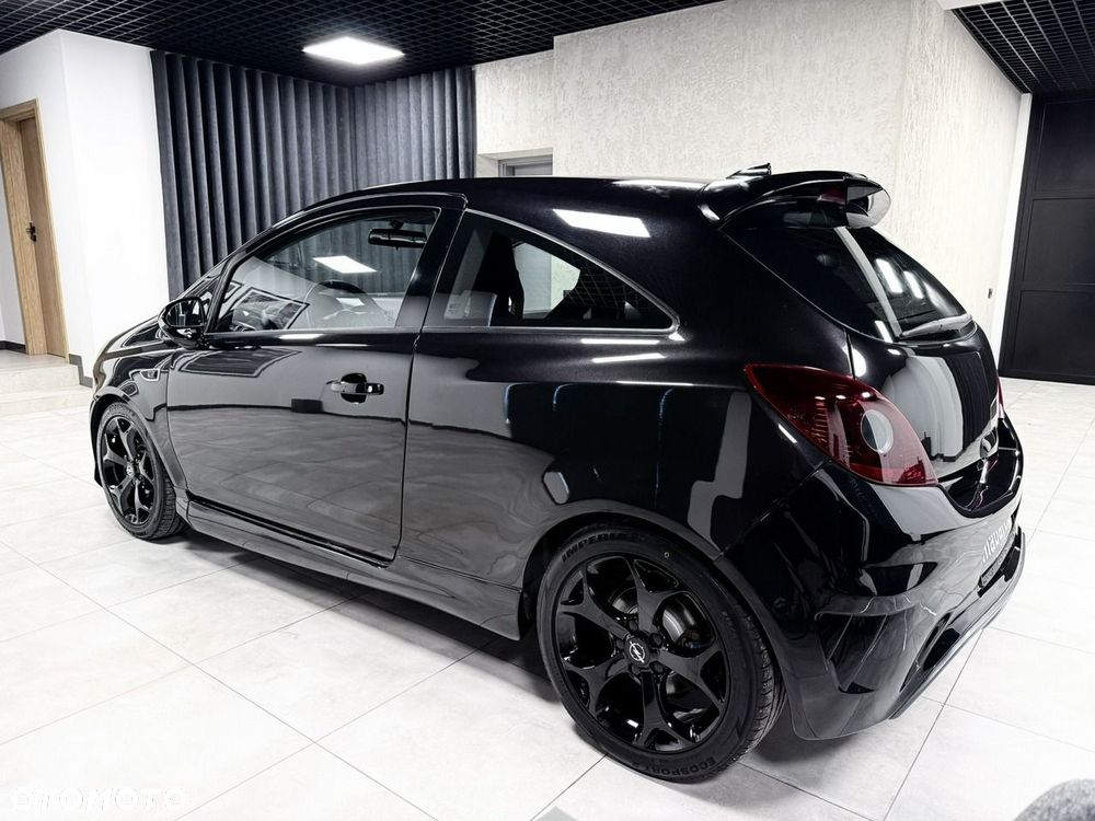 Opel Corsa 1.6 Turbo OPC - 2