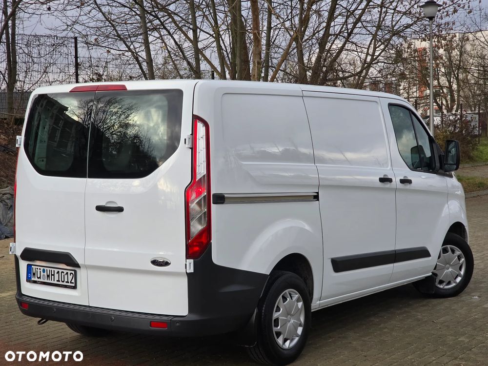 Ford TRANSIT CUSTOM - 11