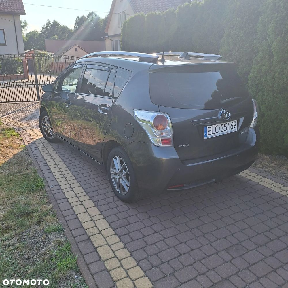 Toyota Verso 1.8 Premium 7os EU6 - 4