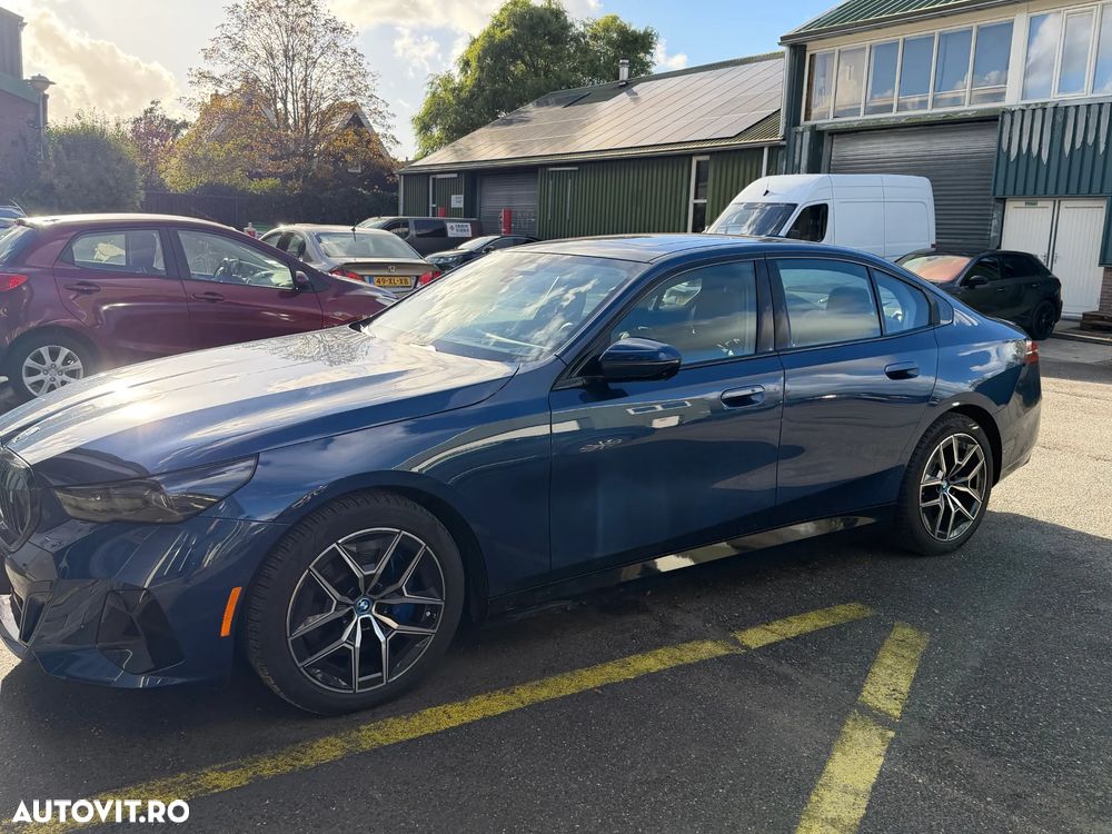 BMW i5 - 2