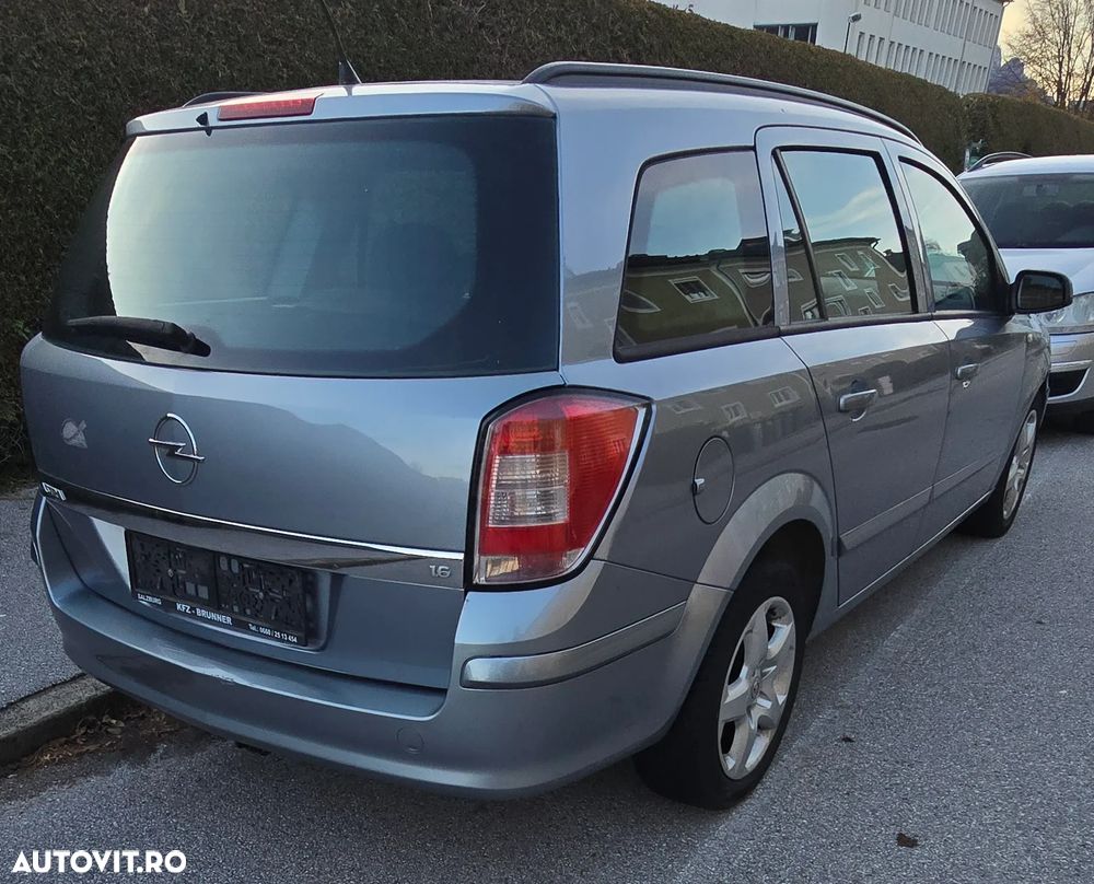 Opel Astra 1.6 Caravan - 4