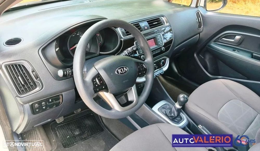 Kia Rio 1.2 CVVT EX — fotografia 10