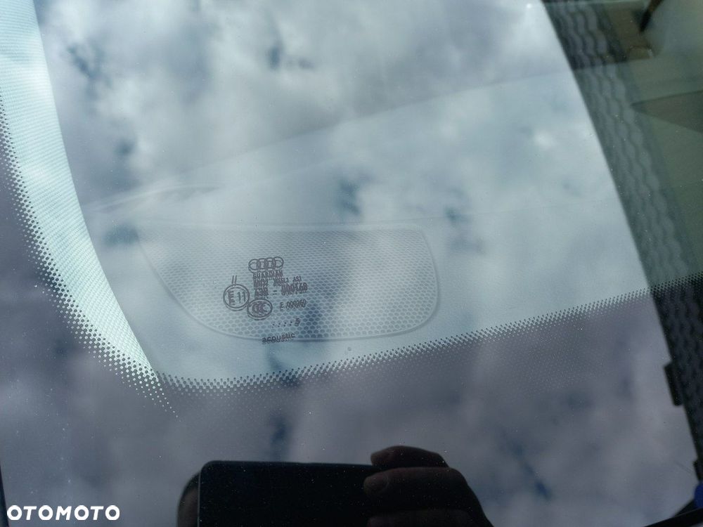 Audi A6 Avant 2.0 TDI Ultra S tronic - 13