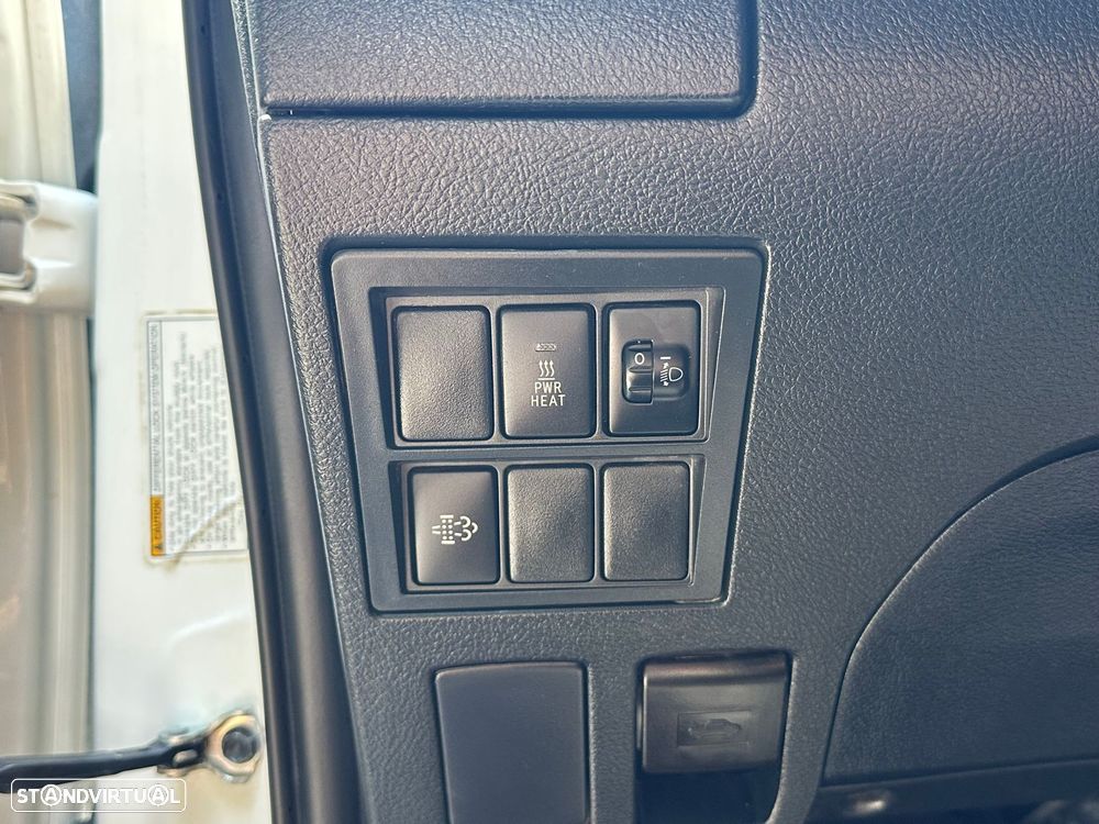 Toyota Hilux - 11