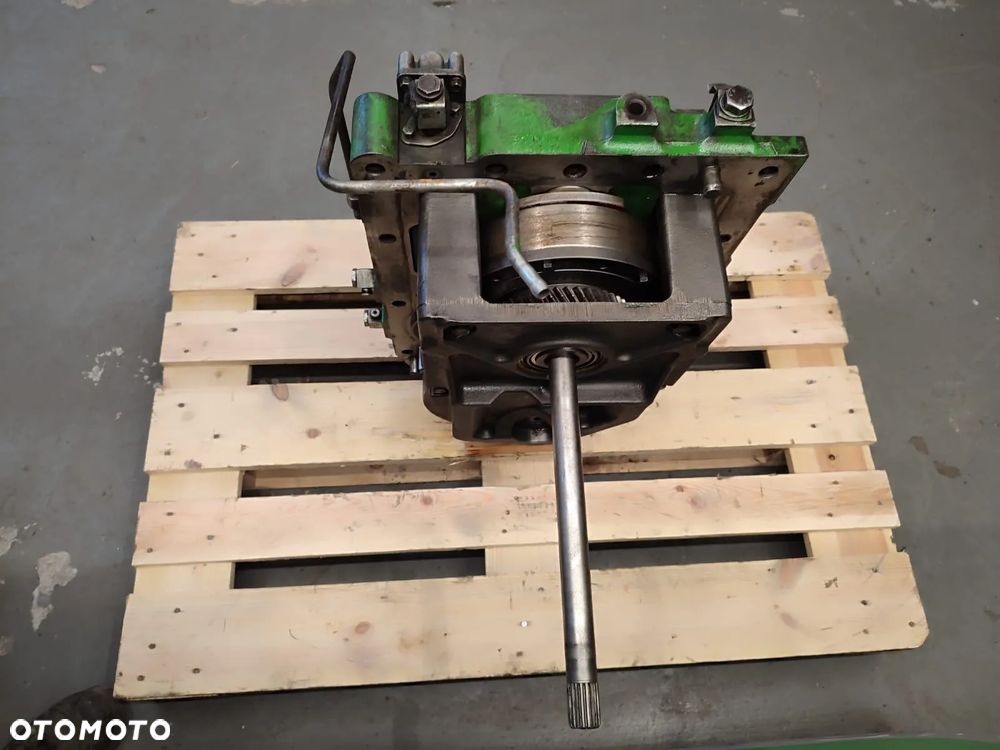 WOM   R134308  R129652   JOHN DEERE 6810 - 7