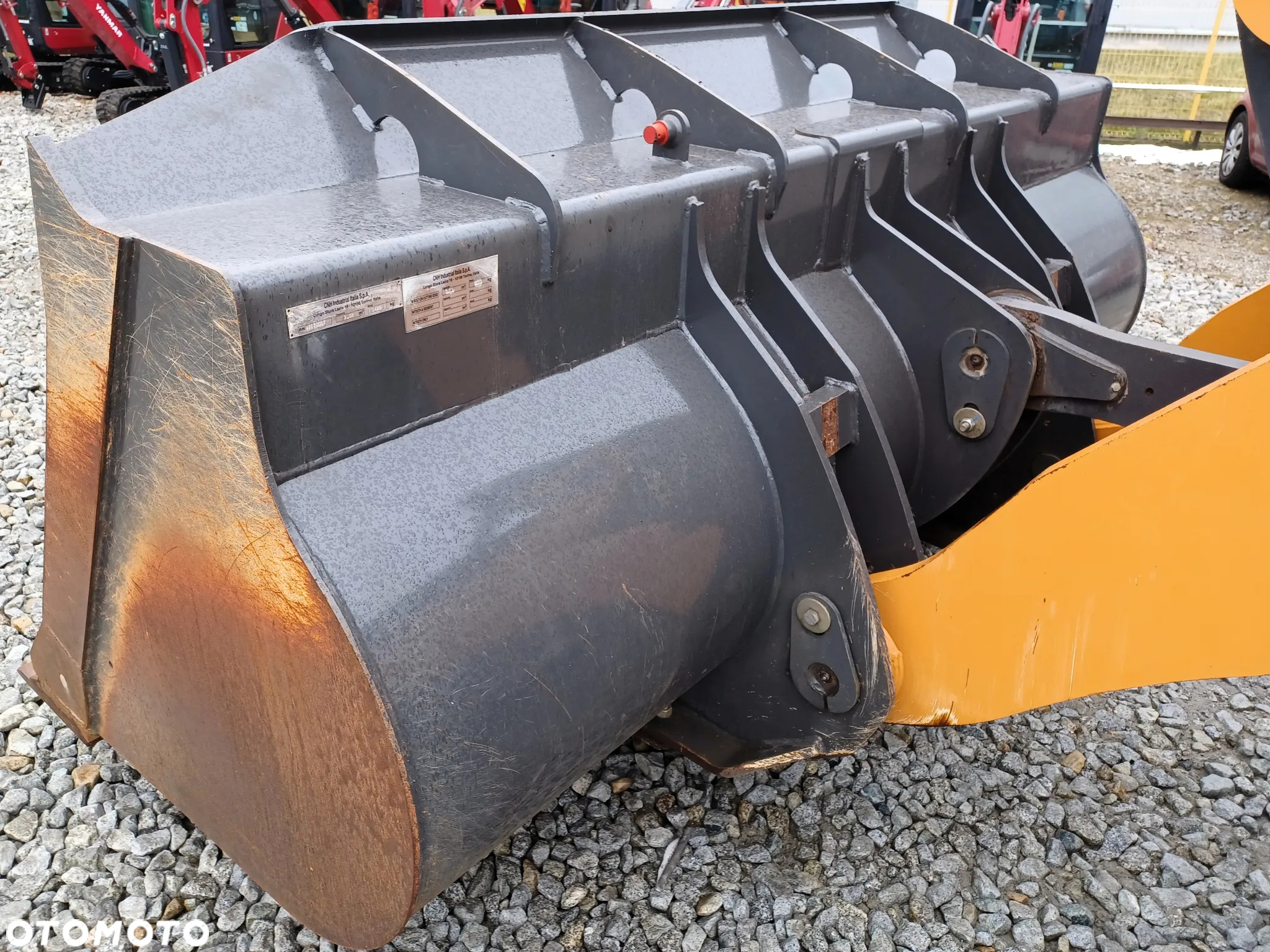 Case 821G - 11
