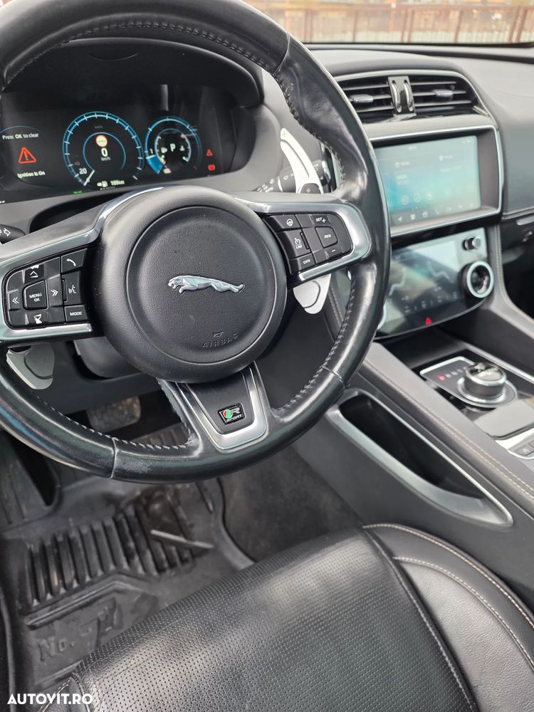 Jaguar F-Pace 20d AWD R-Sport - 6