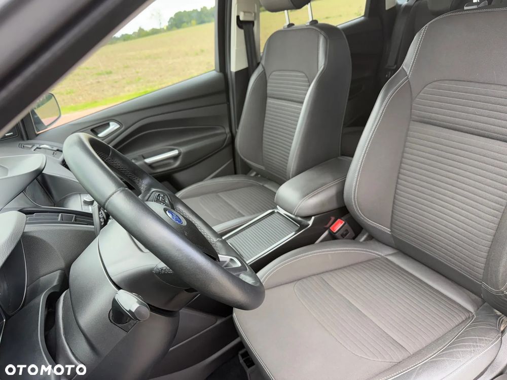 Ford Kuga 1.5 EcoBoost 2x4 Titanium - 14