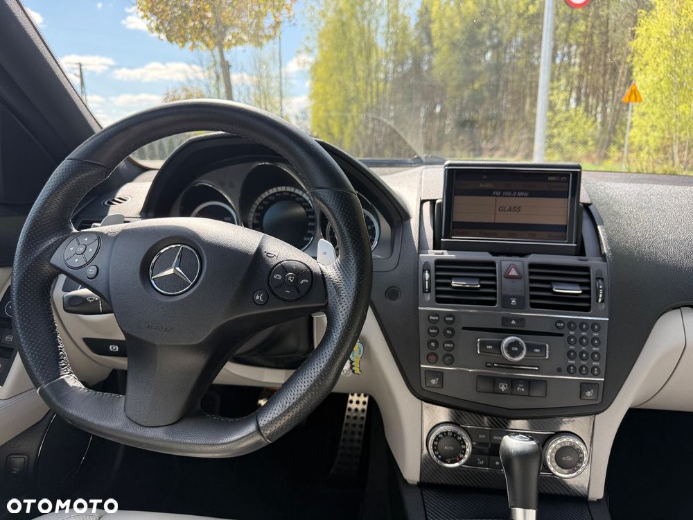 Mercedes-Benz Klasa C 63 AMG 7G-TRONIC SPORT EDITION - 19
